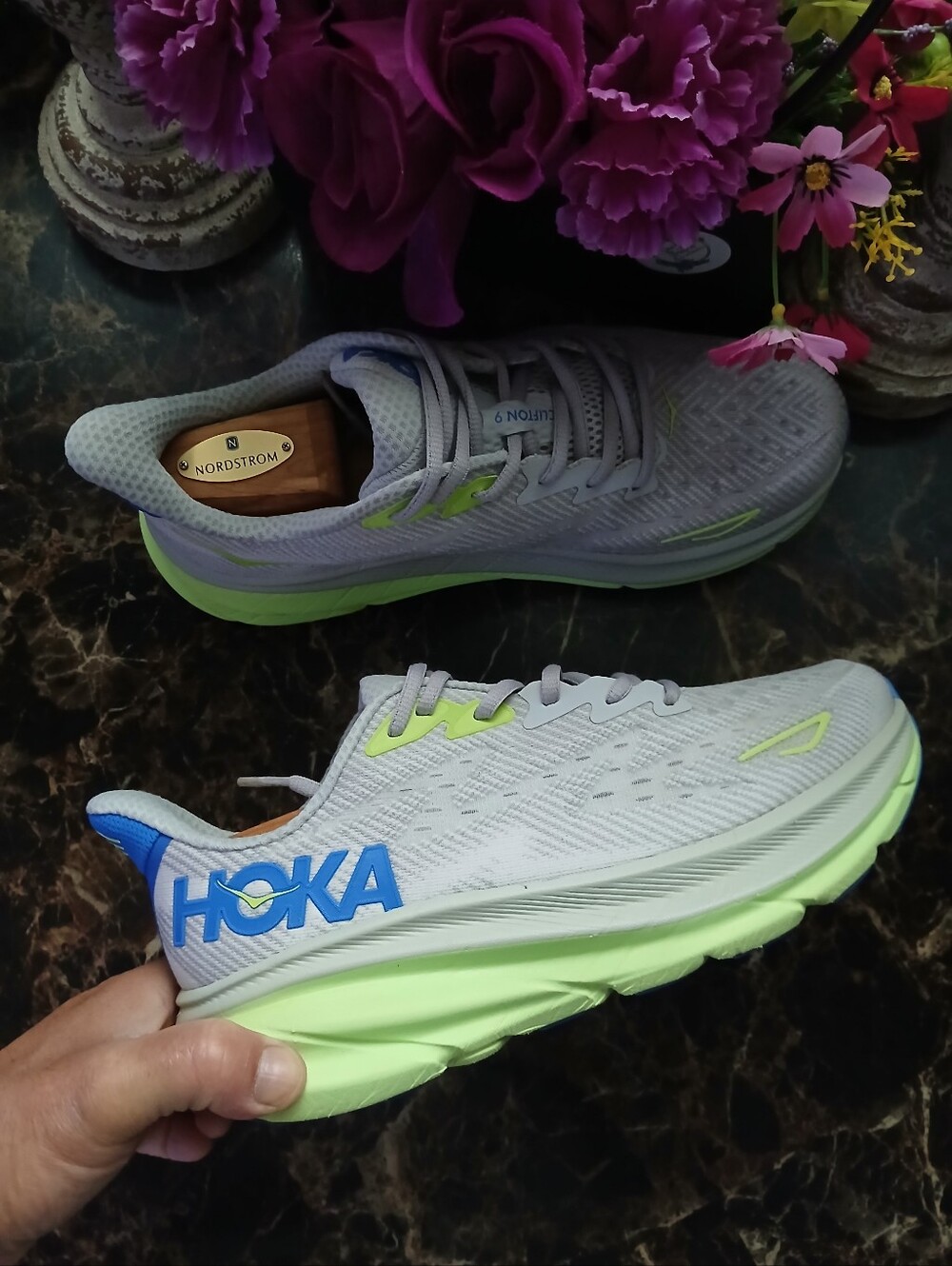 Hoka One Clifton 9 Comfort/Athletic Medical Field Shoes Size 9 Men/10.5 Women - Picture 5 of 13